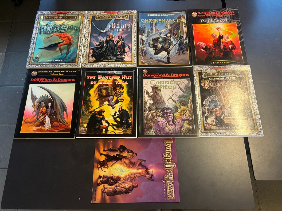 9 stk. AD&D 2e sourcebooks & adventure modules