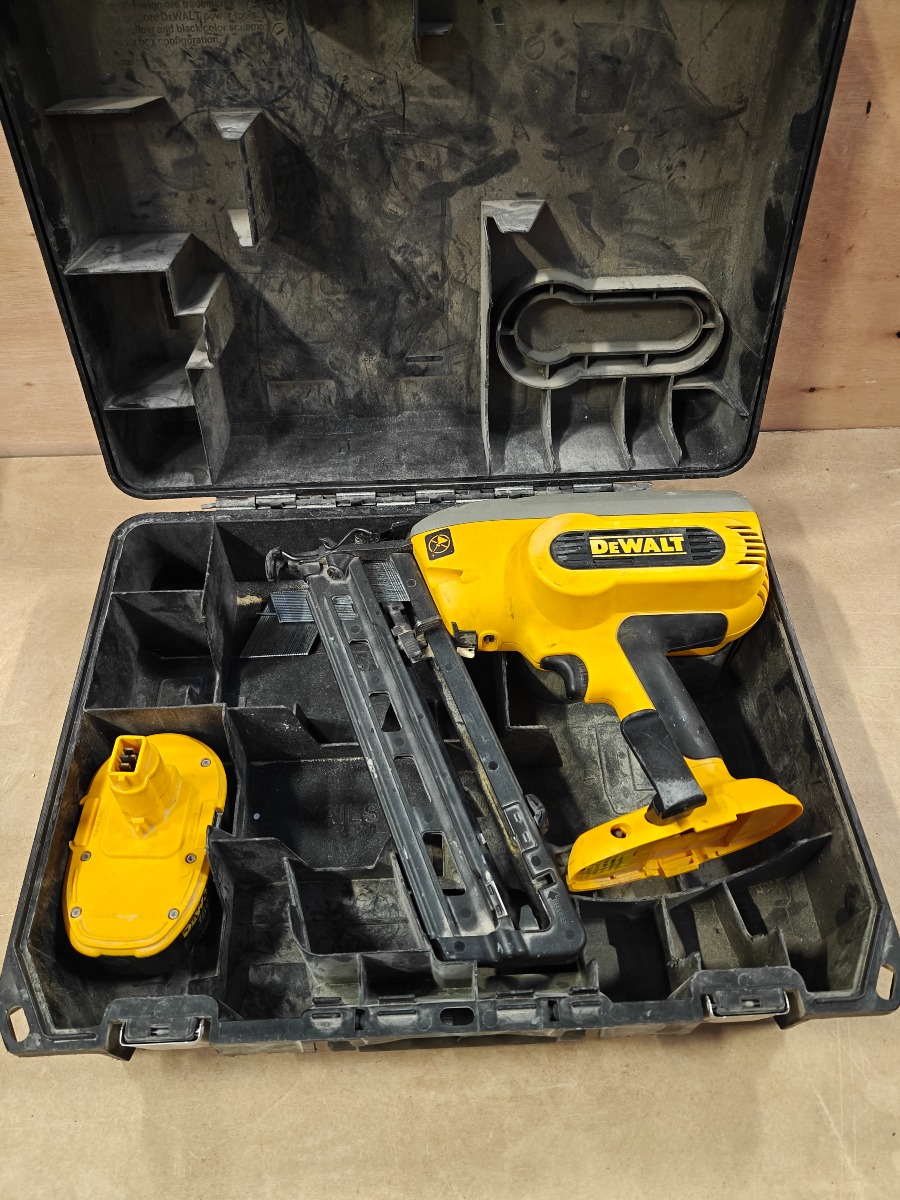 Dewalt akku sømpistol