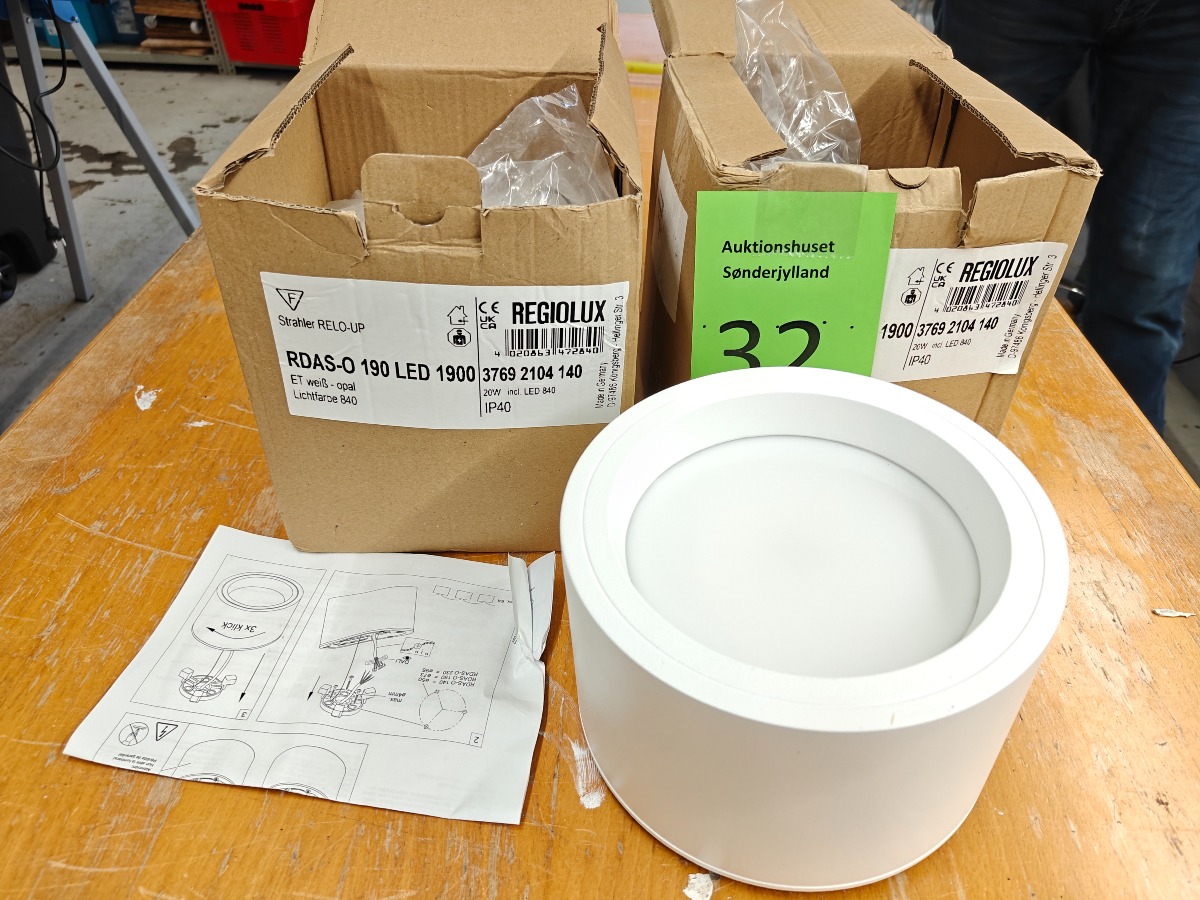 2 stk påbygnings lamper 