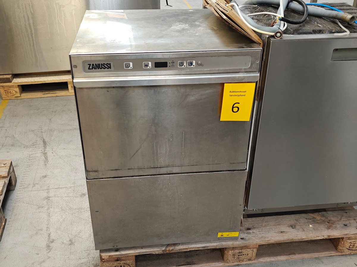 Opvasker t/storkøkken. Mrk: Zanussi. Rustfrit stål