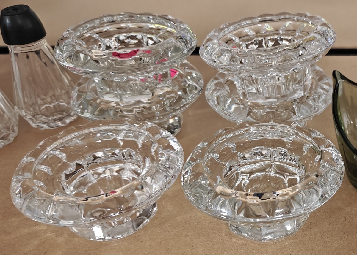 16 Fyrfadsstager i glas: France. Brugte. 