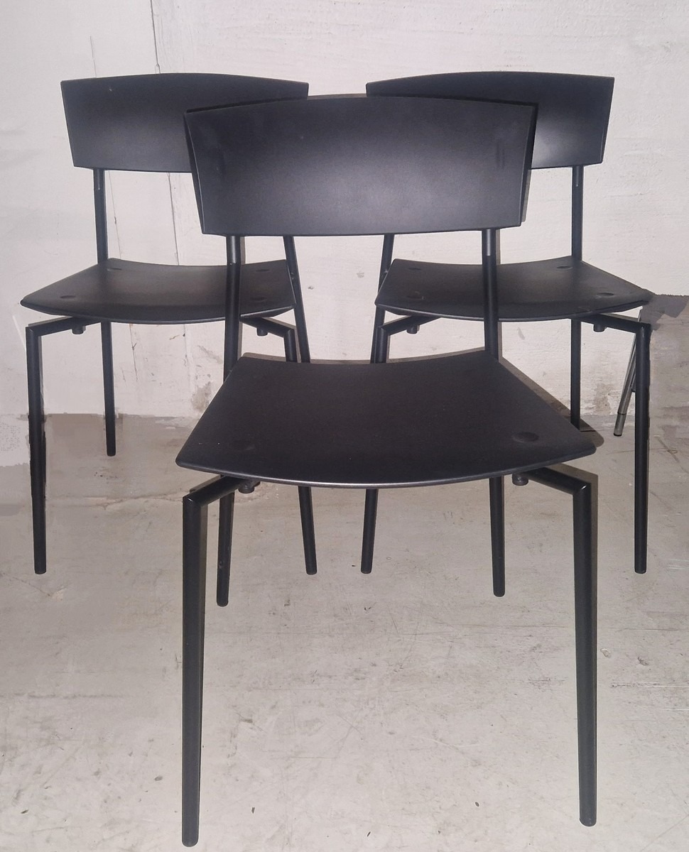 3 Møde-/kantinestole. Mrk: Randers + Radius. Sorte