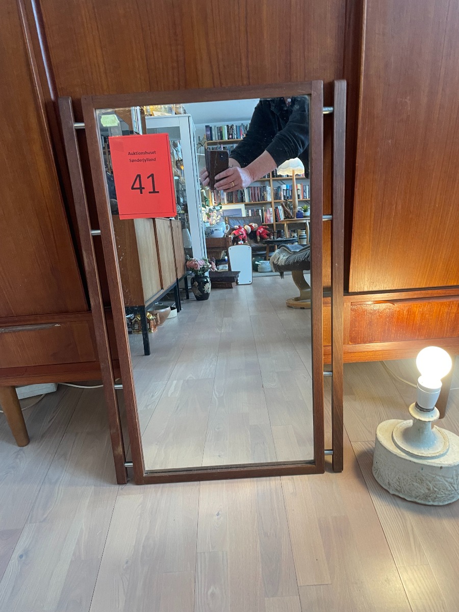 Spejl med ramme af teak