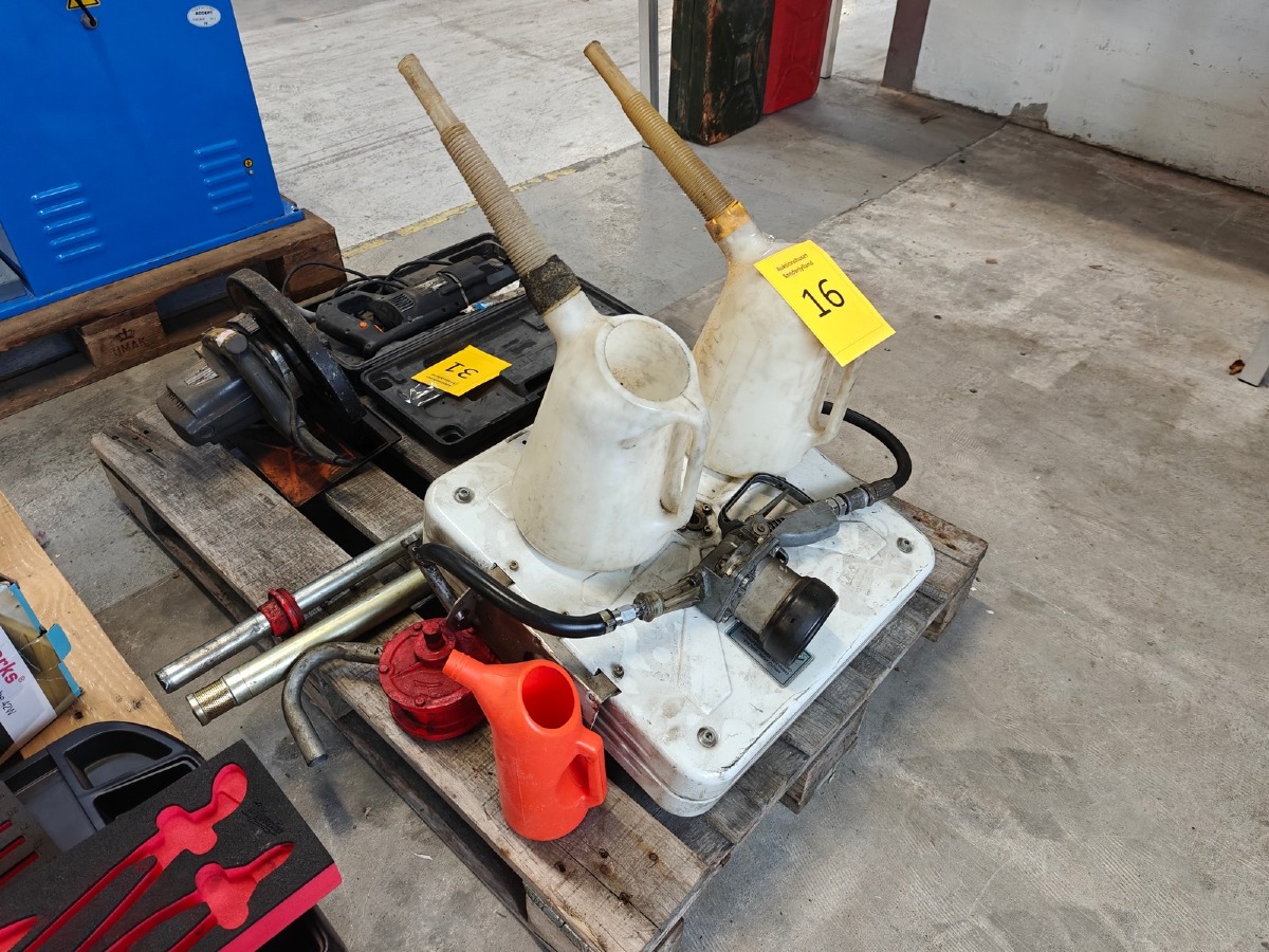 Tøm pallen. Palle medfølger ikke. 