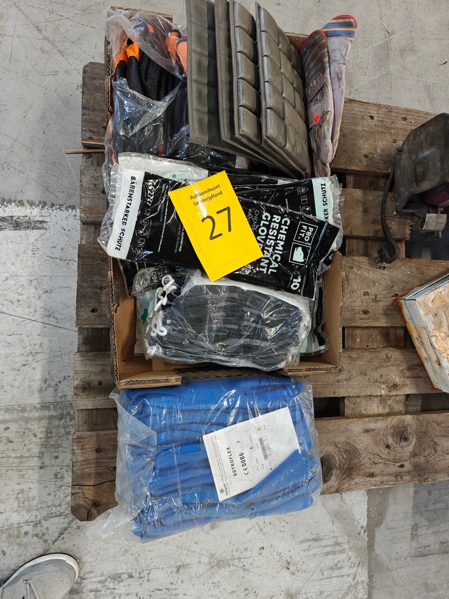 Knæpuder og div arbejdshandsker/gummihandsker 