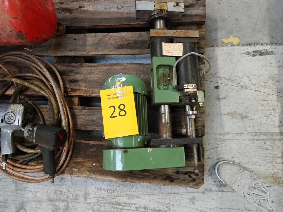 Specialboremaskine m/borehoved. Mrk: Grotefeld