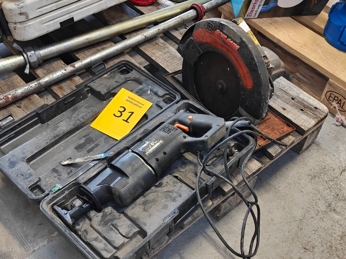 Bajonetsav og rundsav. 