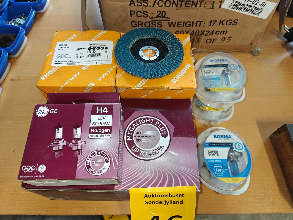 Flapskiver 125 mm 2 kasser og H4 halogen pærer 