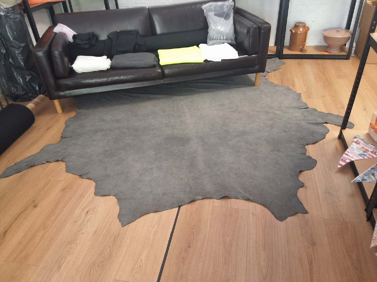 Stort ægte skind. Gråt. MOMSFRI