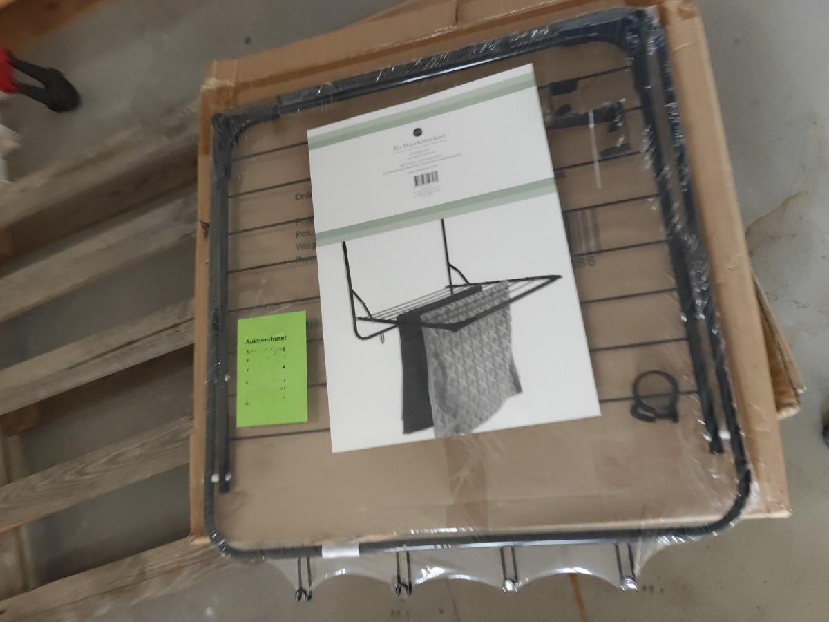 4 Tørrestativer m/ophængskroge.