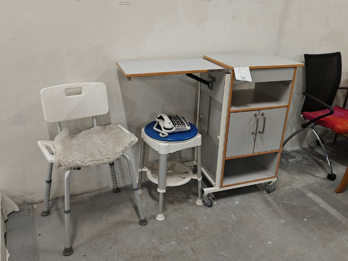 Sengebord & hjælpemidler.