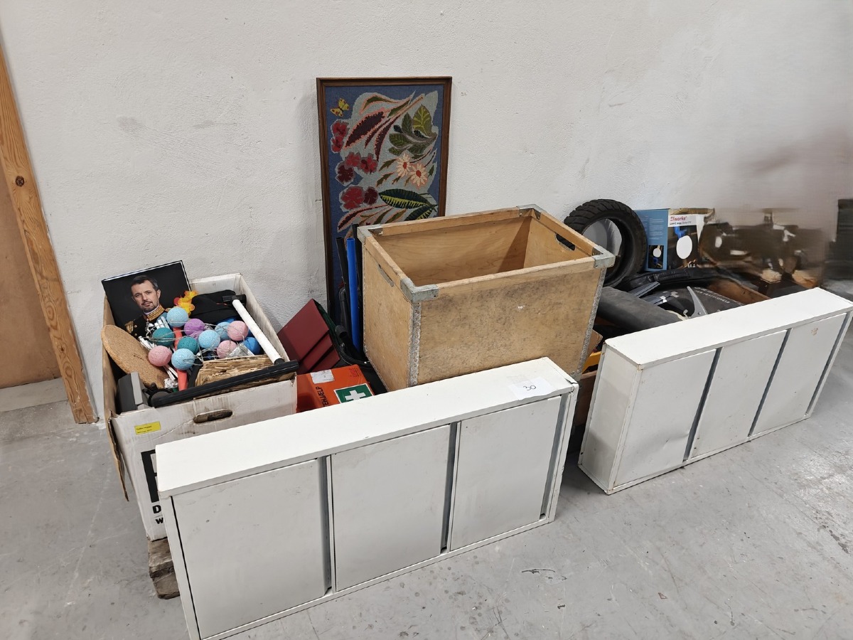 Div. indbo: retro, skoskabe.