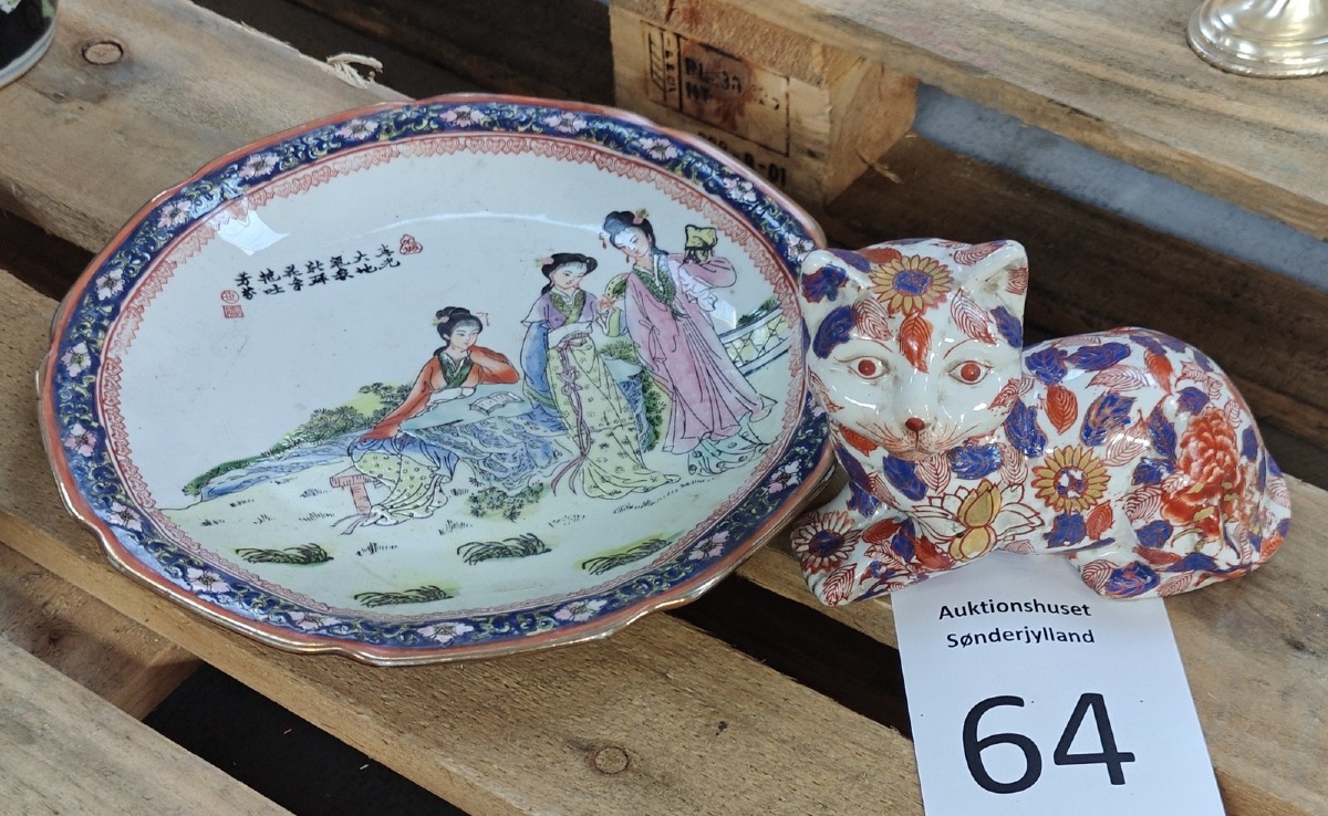 Kinesisk fad og kattefigur. Håndmalede. 
