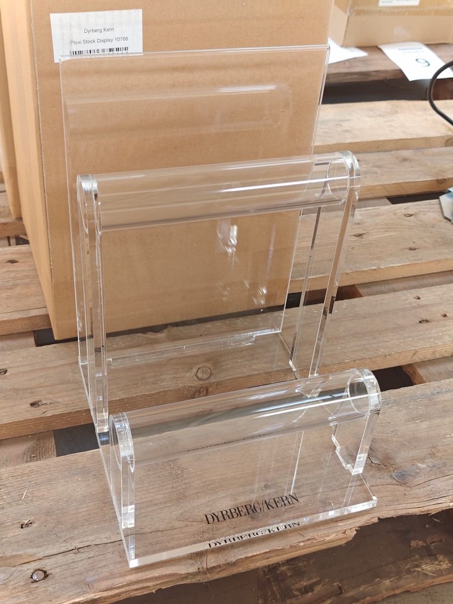 2 Dyrberg/Kern smykkestativer/displays.