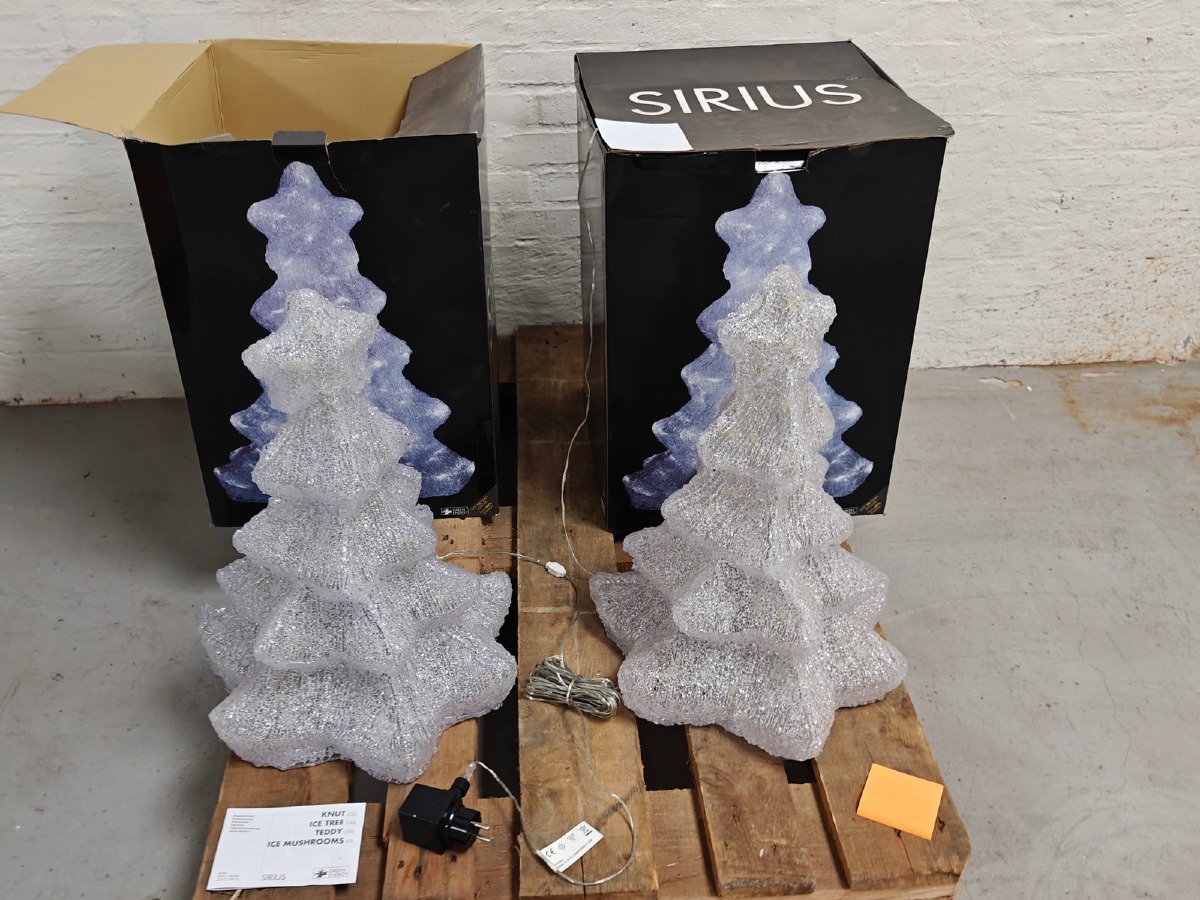 2 Sirius 'is-træer' m/lys.