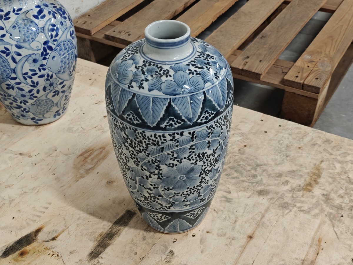 Kinesisk vase. Håndmalet. 