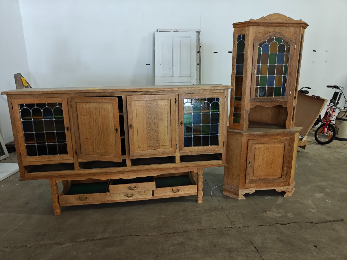 Vitrineskab & hjørne skab i syret eg 