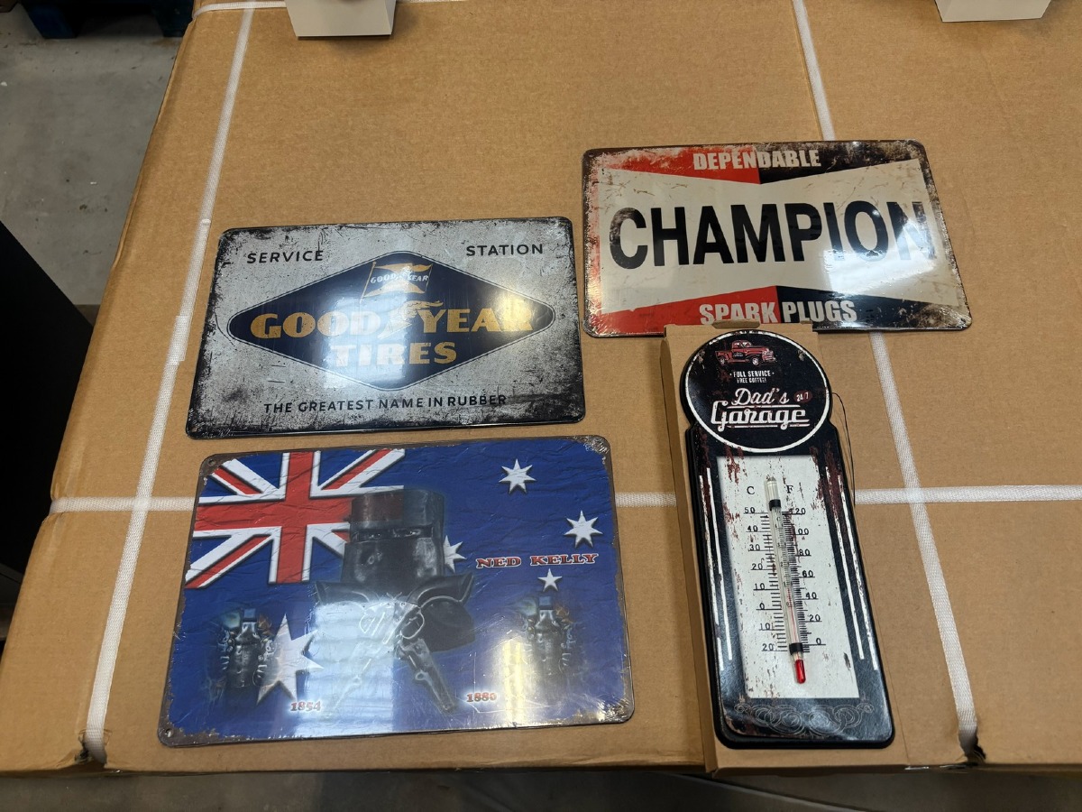 Diverse retro garageskilte & termometer