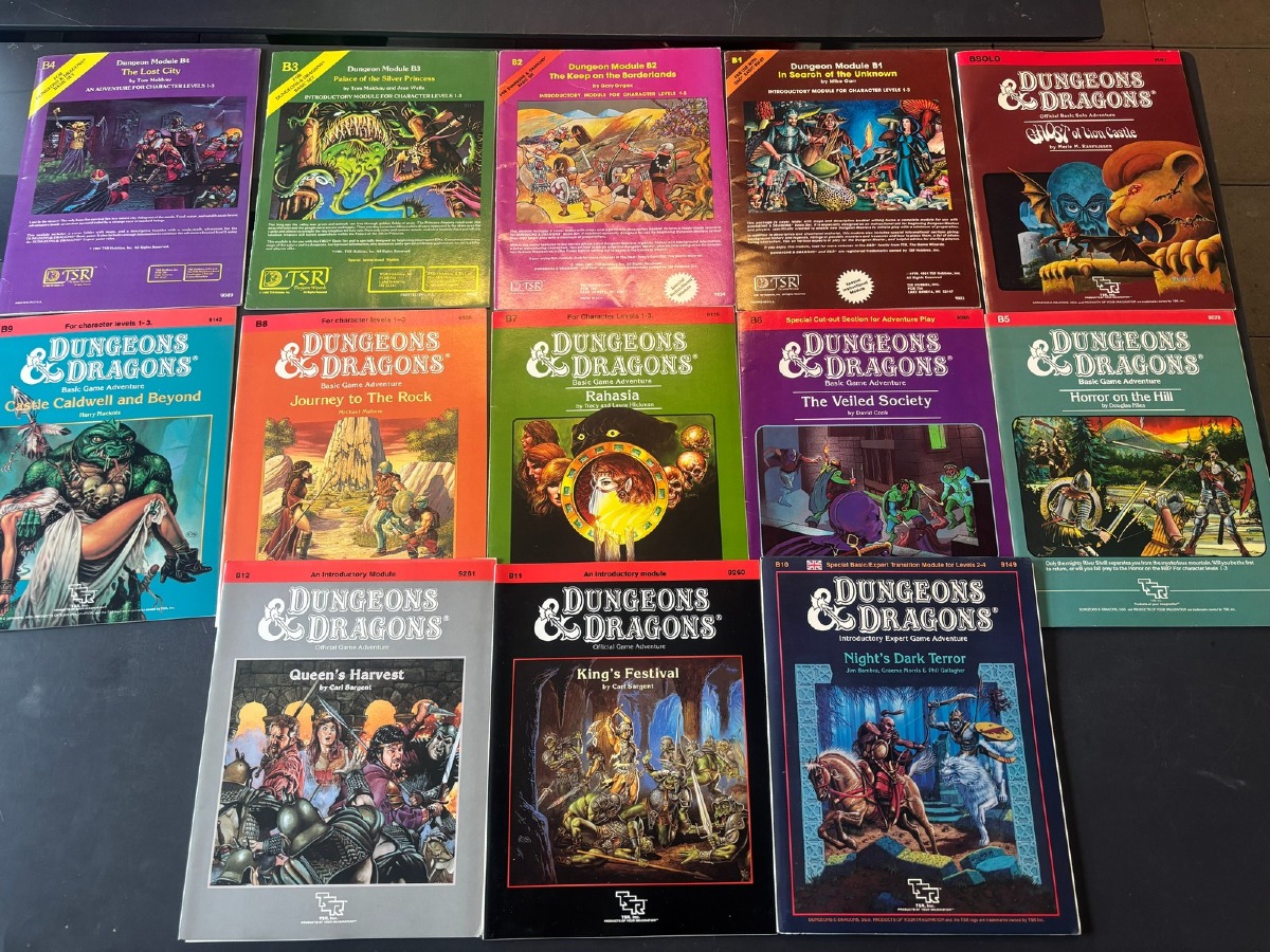 Dungeons & Dragons Basic/Expert Moduler Lot – (13)
