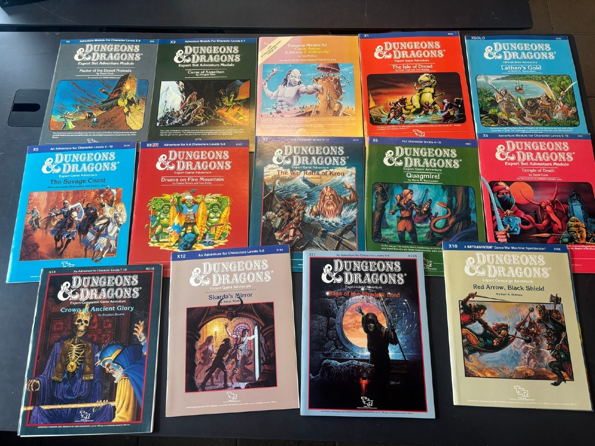 Dungeons & Dragons Expert/Companion Moduler Lot – (14)