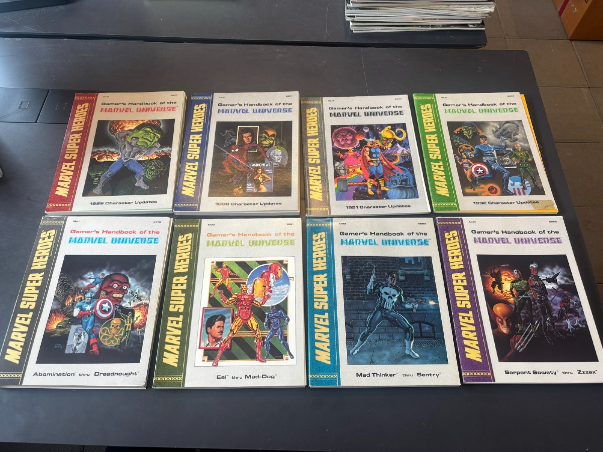 Marvel Super Heroes Gamer’s Handbook Lot – (8)