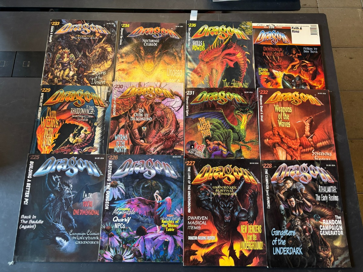 Dragon Magazine Lot, bind 225 – 236 (12)