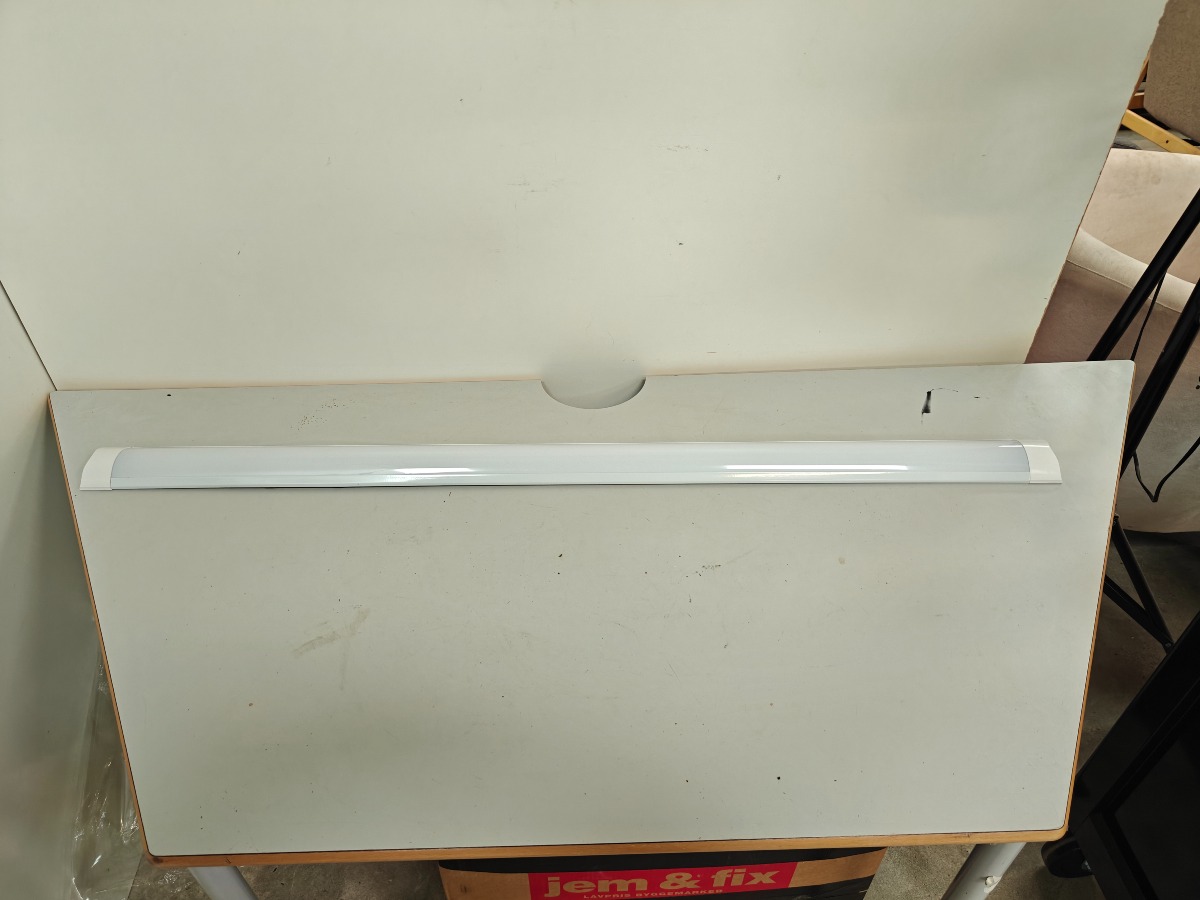  Lampa LED slim 120 cm(10)