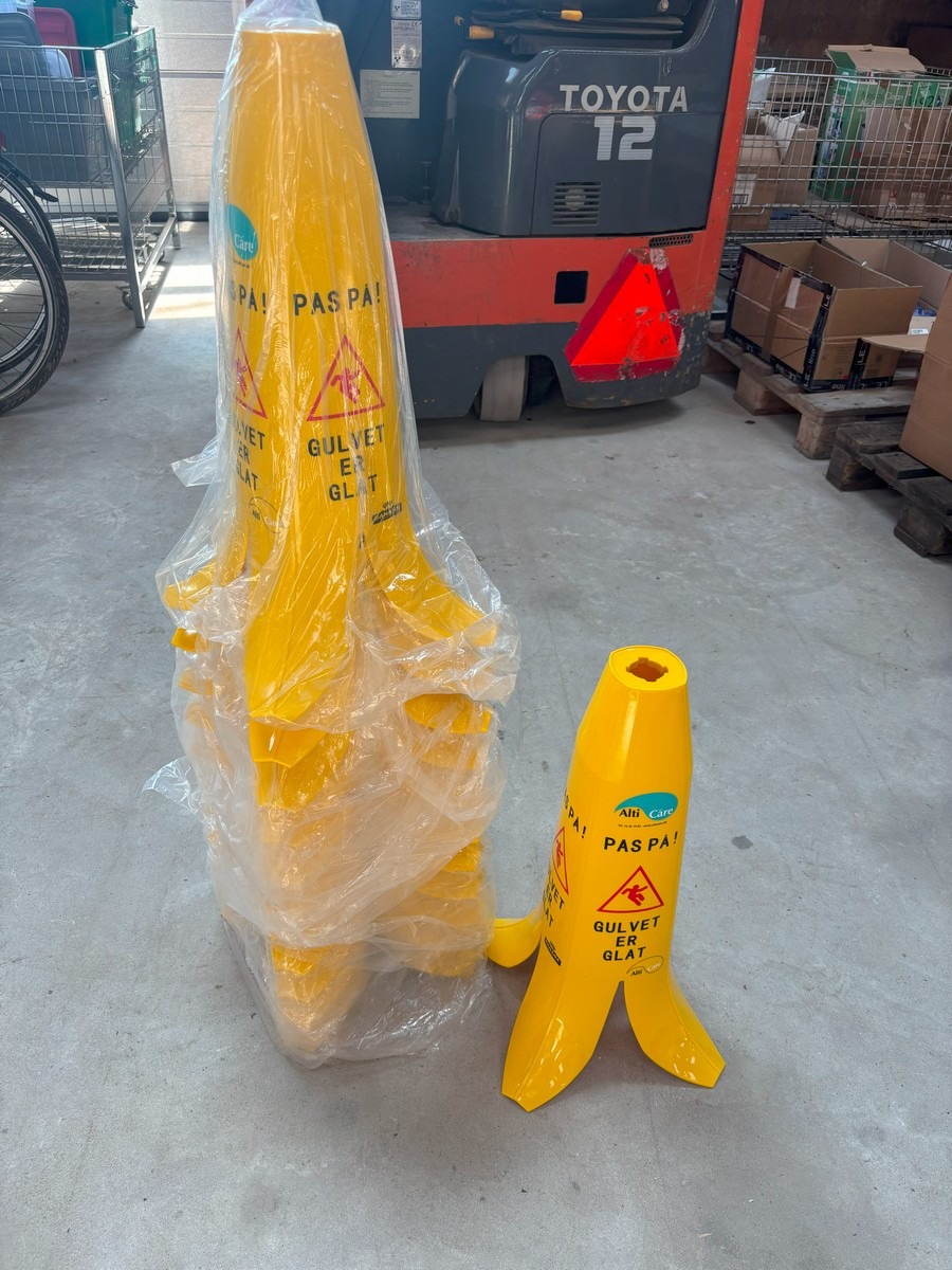 Advarselskegle til vådt/glat gulv, 12 stk. 