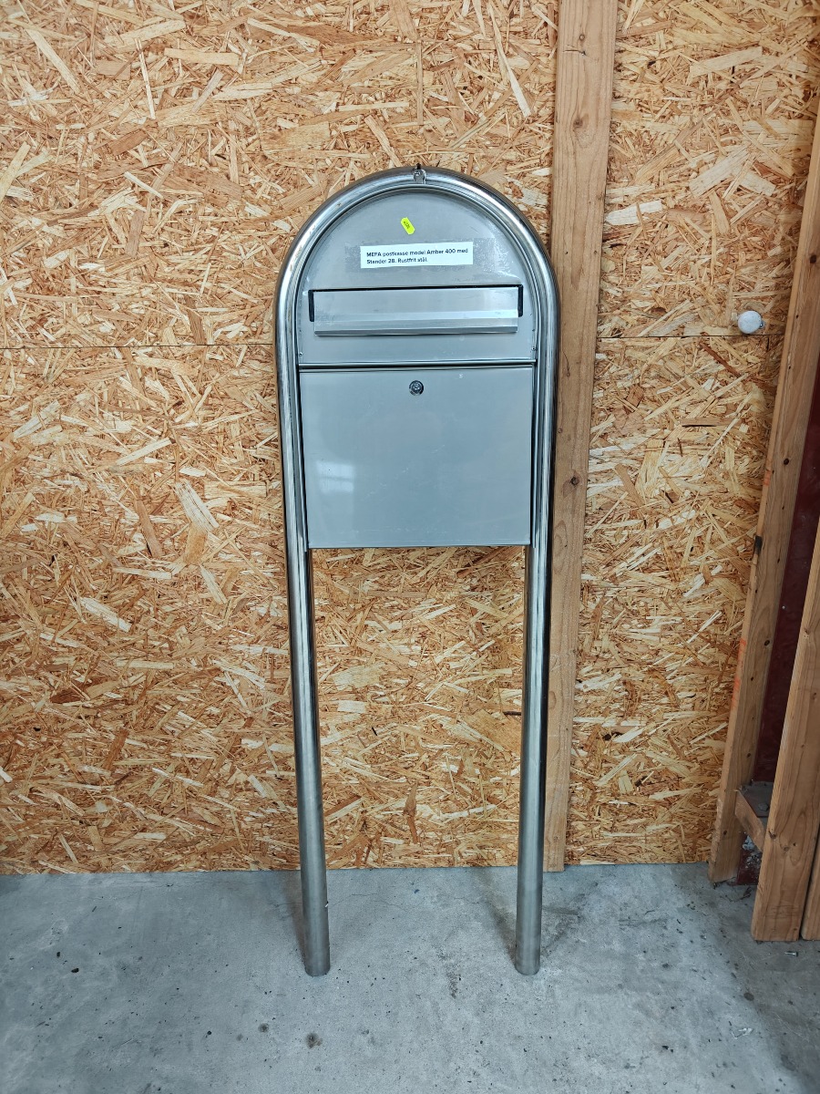 Postkasse med stander model mefa amber 400 