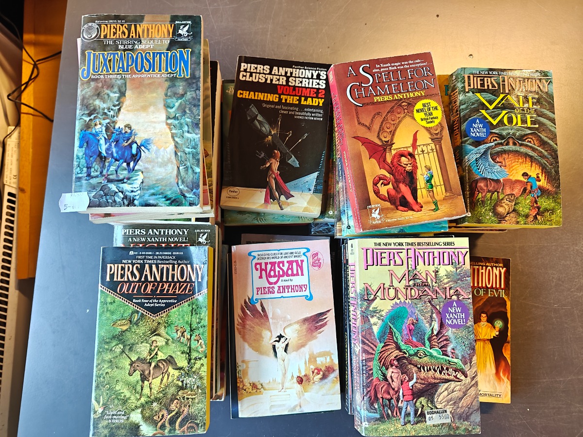 Fantasy og Sci-fi romaner (40)