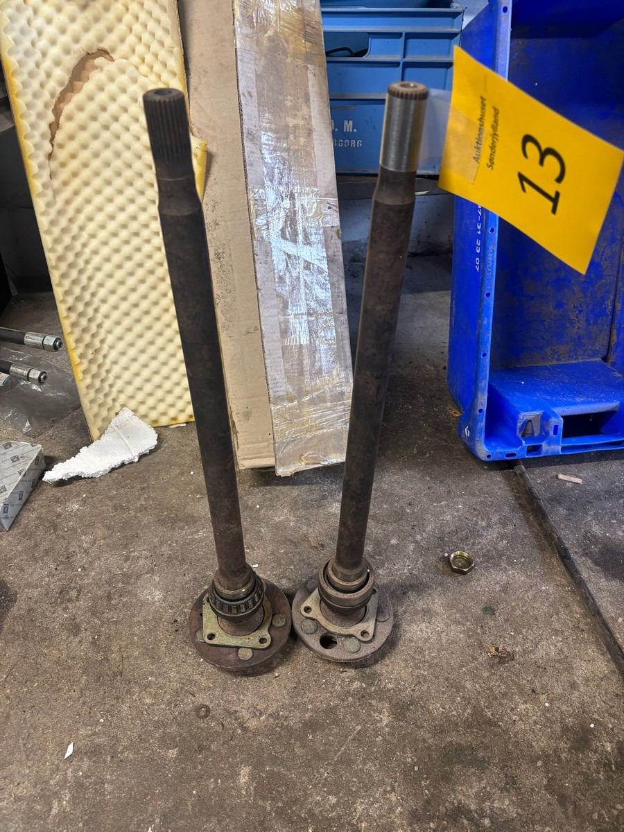 Stikaksler muligvis Volvo, 5 huller 5 x 105 