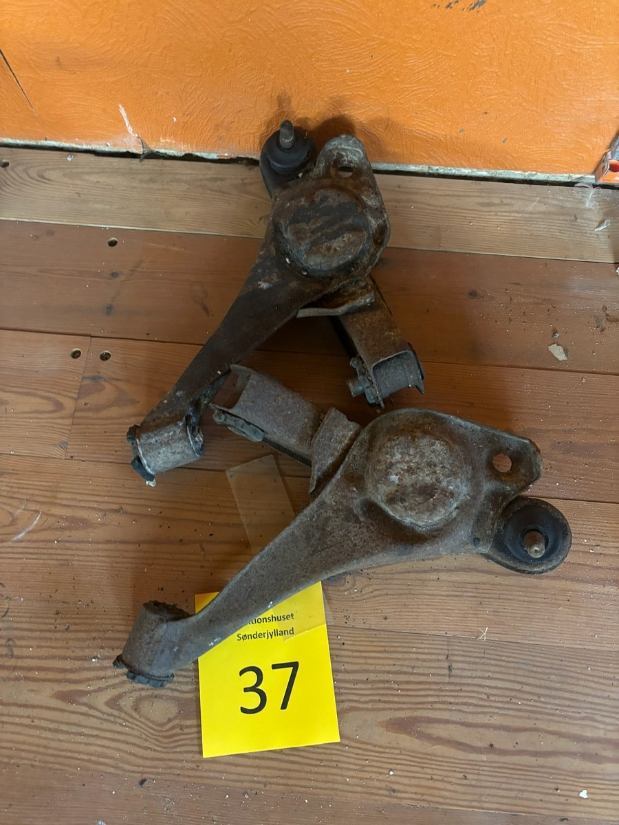 Opel Kadett C bærearme nederst