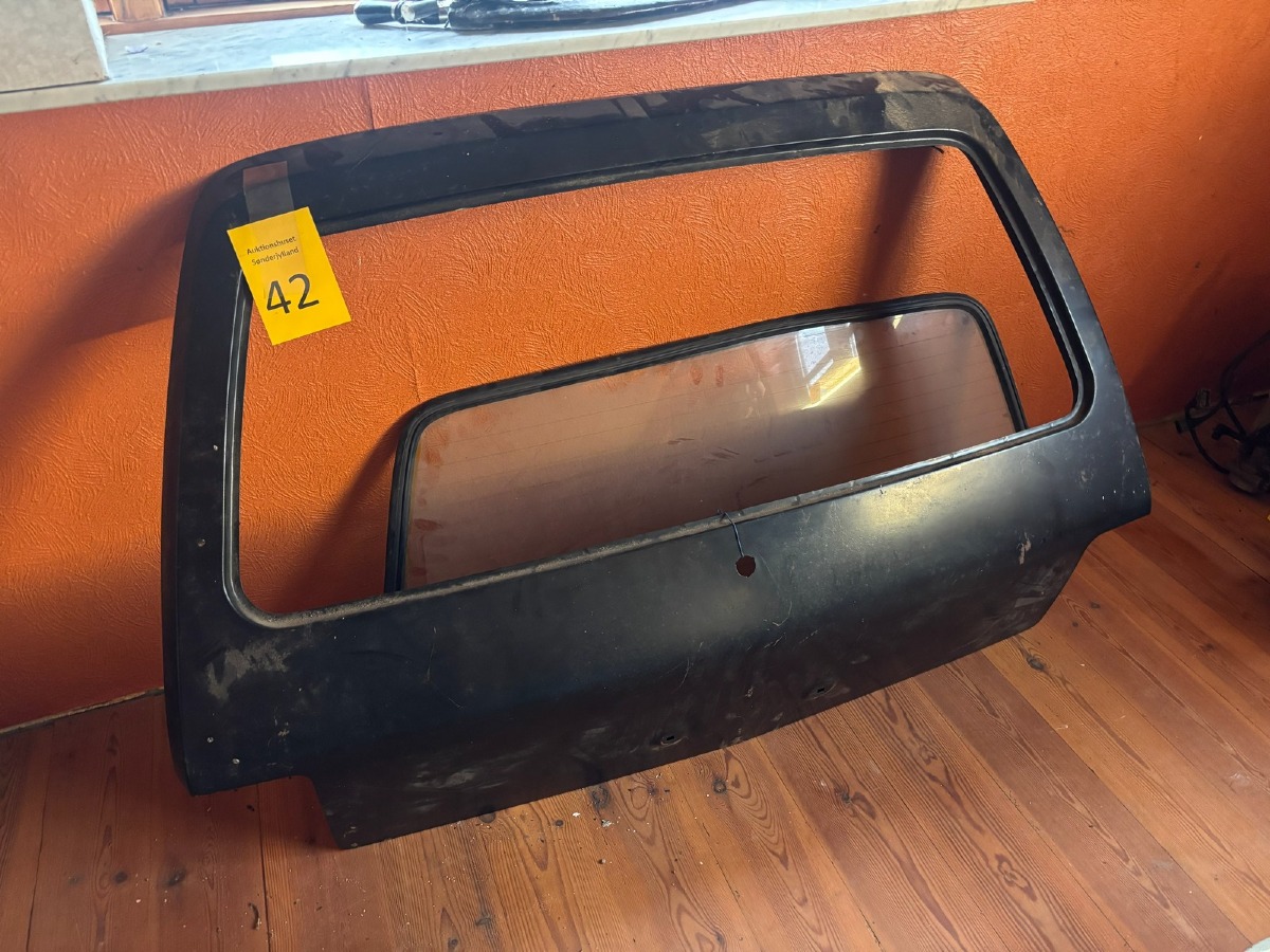 Opel Kadett C Caravan ny bagklappen med bagrude