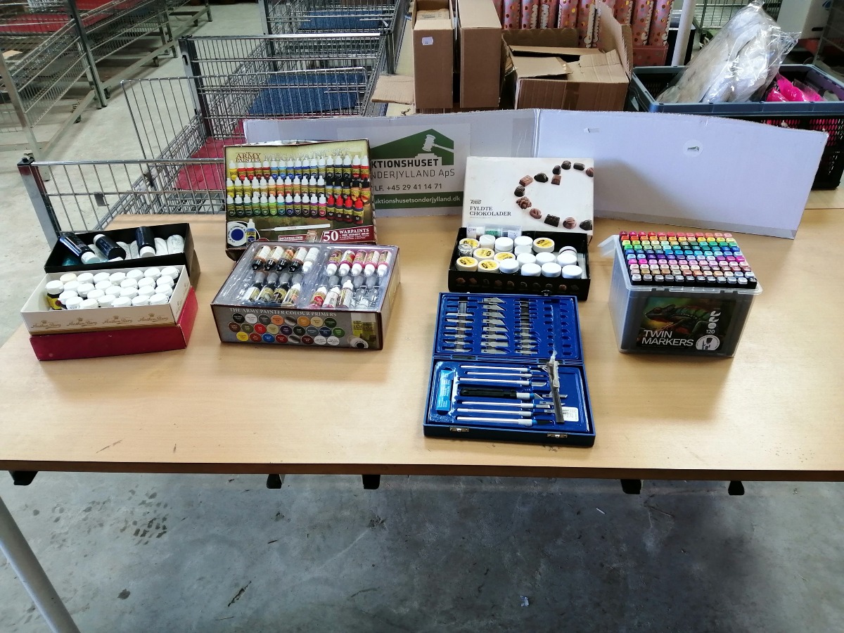 Stor samling af warhammer maling, mm
