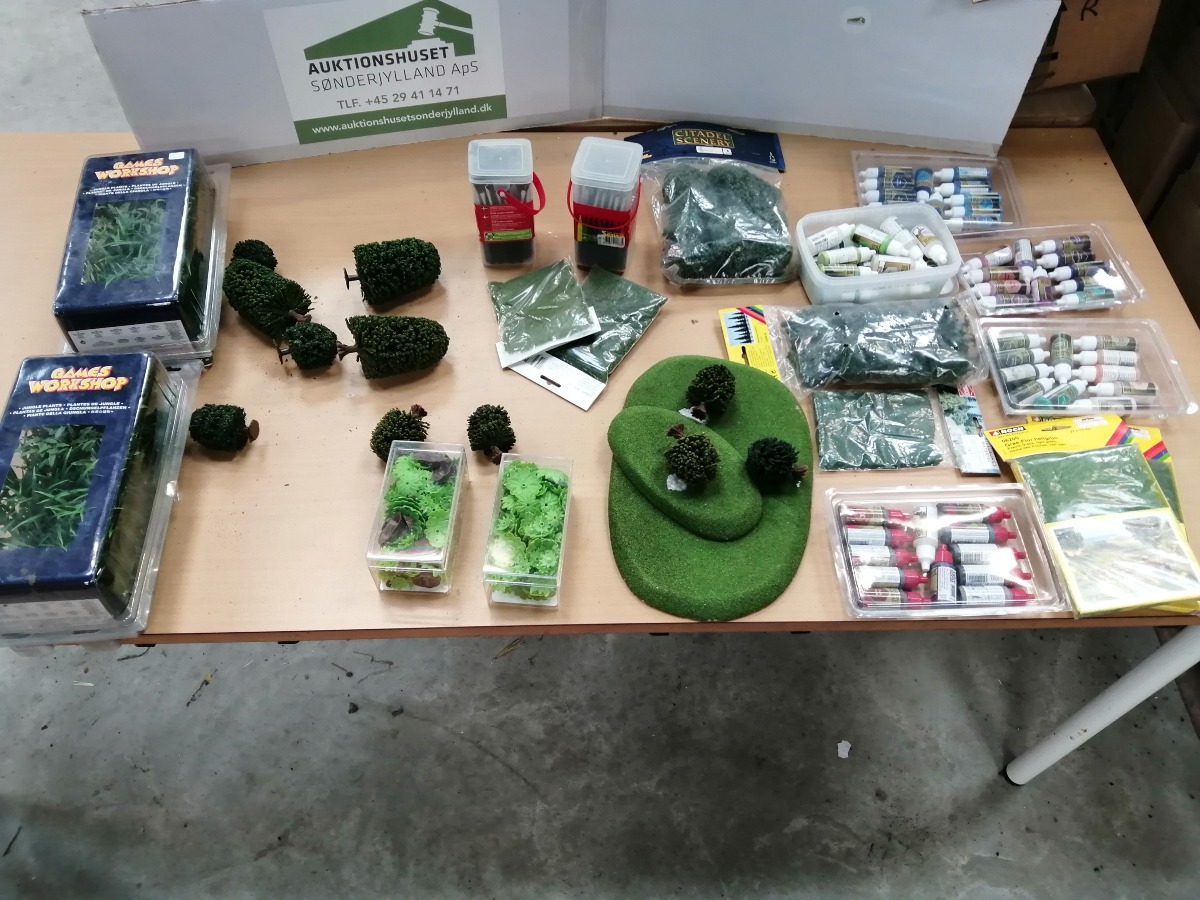 Stor samling af warhammer udstyr, mm