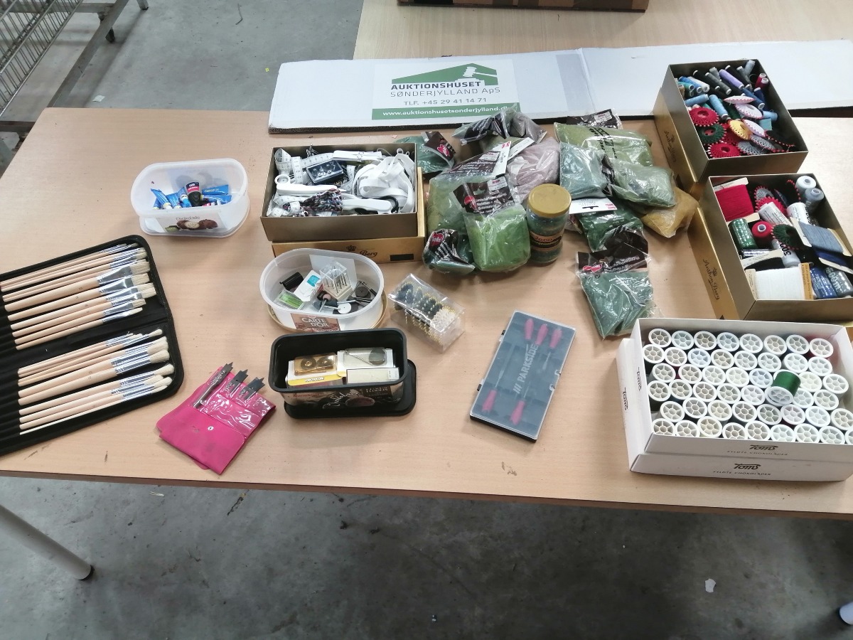 Stor samling af warhammer udstyr, mm