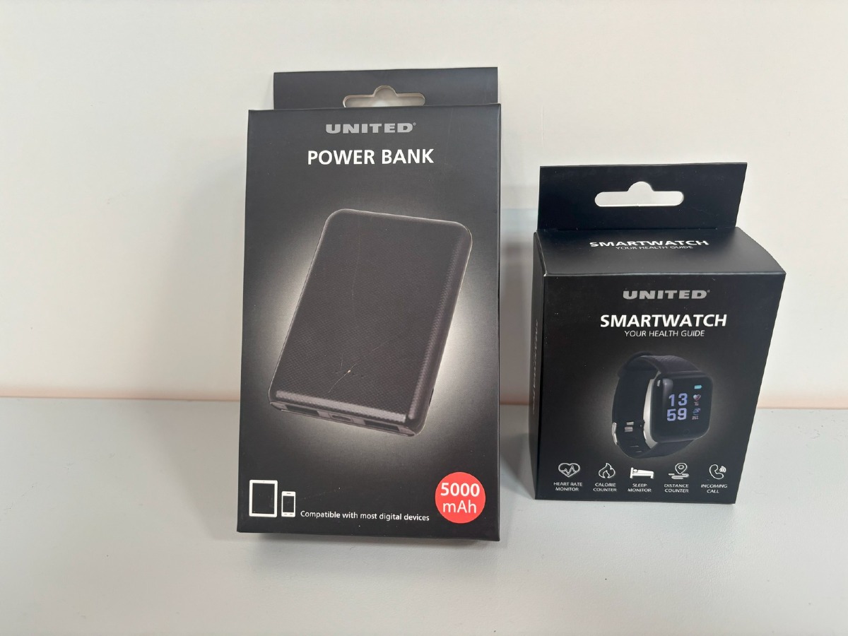 United Smartwatch & 5000mAH power banks