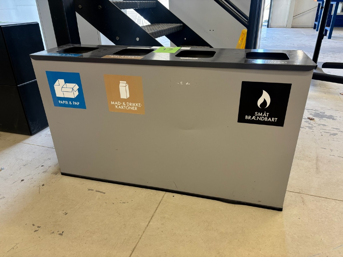 Affaldssorteringsstation med 4 fraktioner