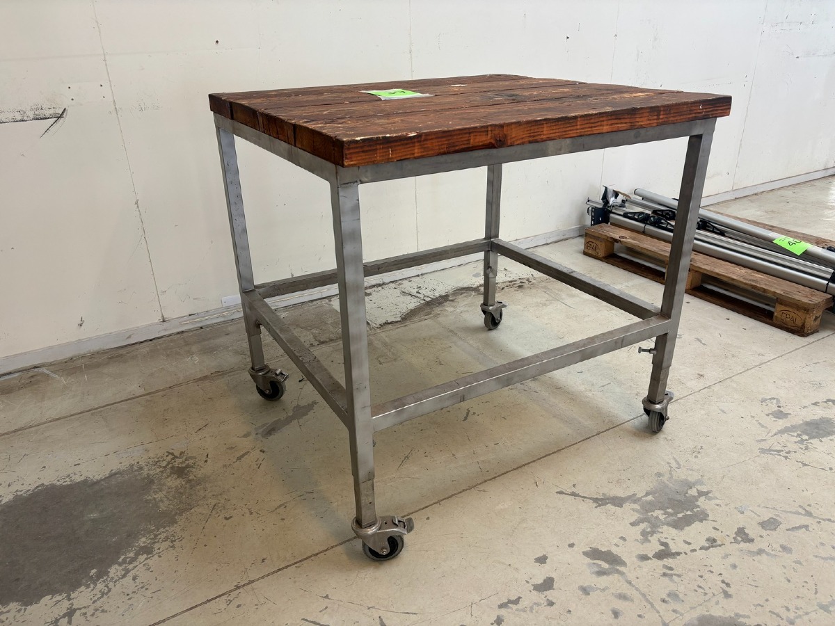 Rullebord / arbejdsbord i stål med træbordplade