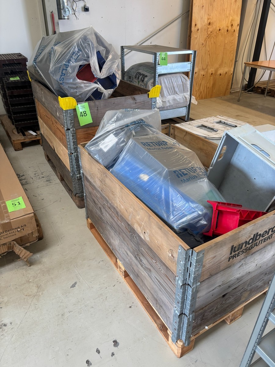 Parti plastkasser og beholdere (Alt i 2 paller)