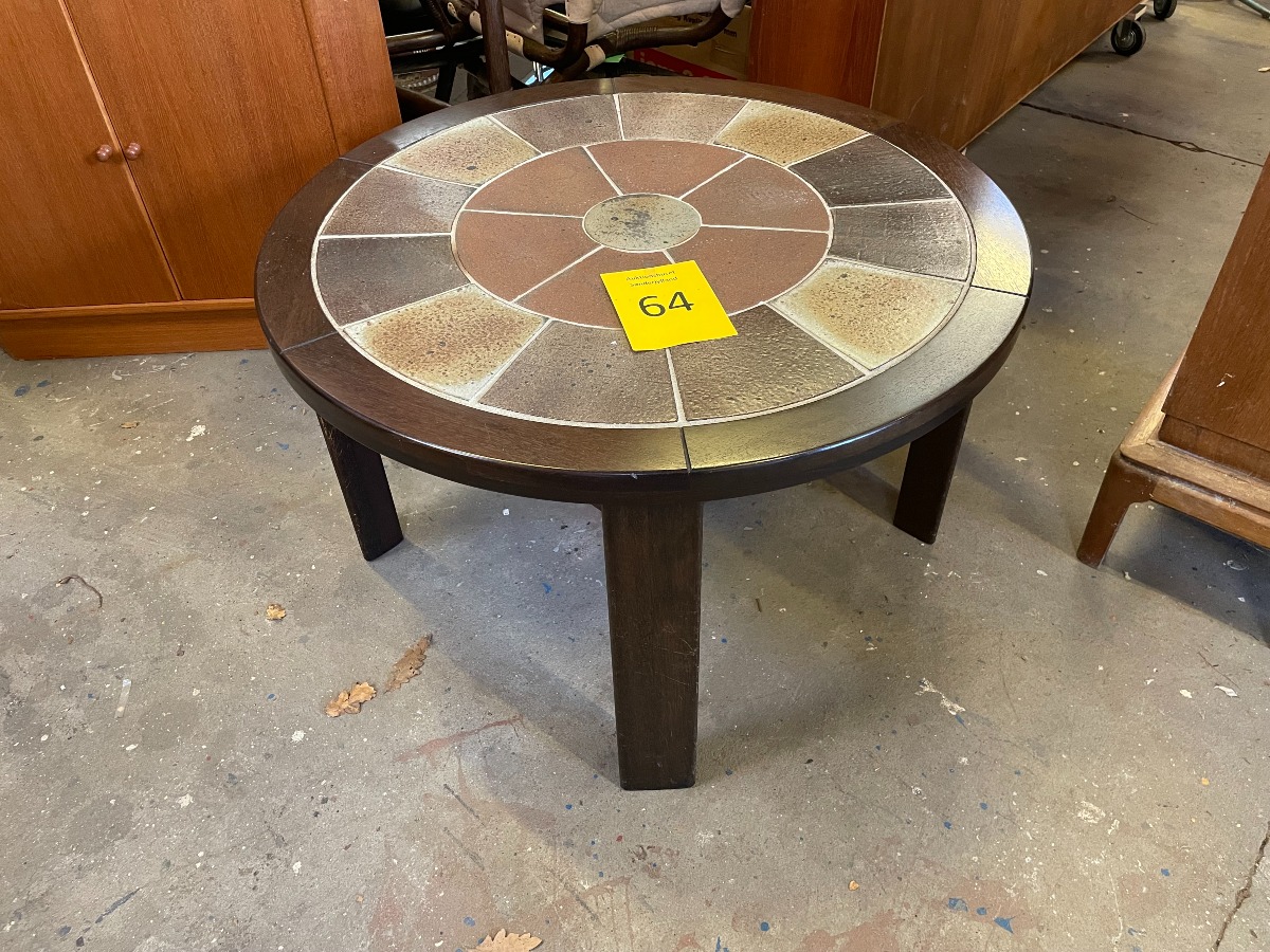 Haslev møbelfabrik rundt bord af bejdset bøg