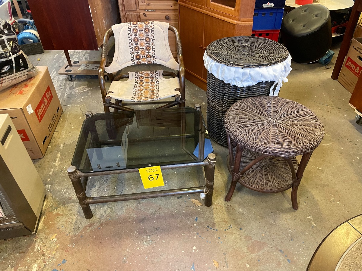 4 dele møbler i rattan / flet.  