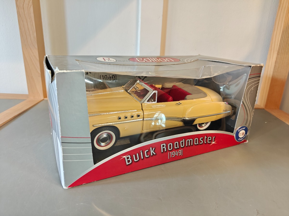 Premium Edition model af Buick Roadmaster 1949 1:18