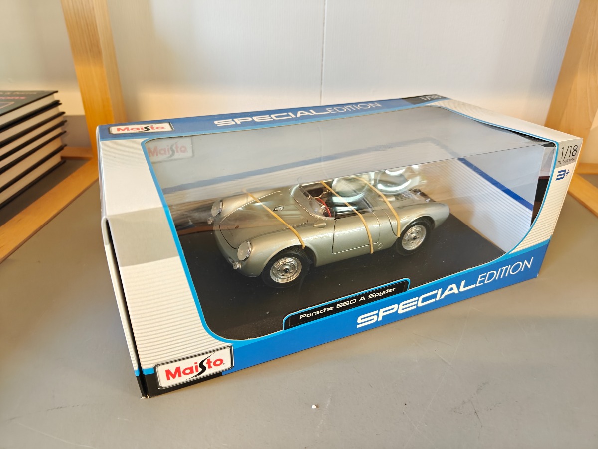Maisto model af Porsche 550 A Spyder 1:18