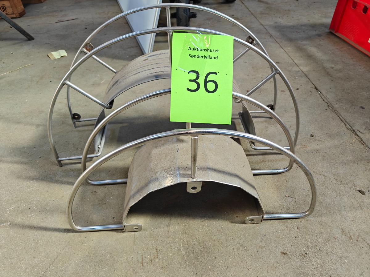 Vægbeslag til vandslange/ luftslange (2)