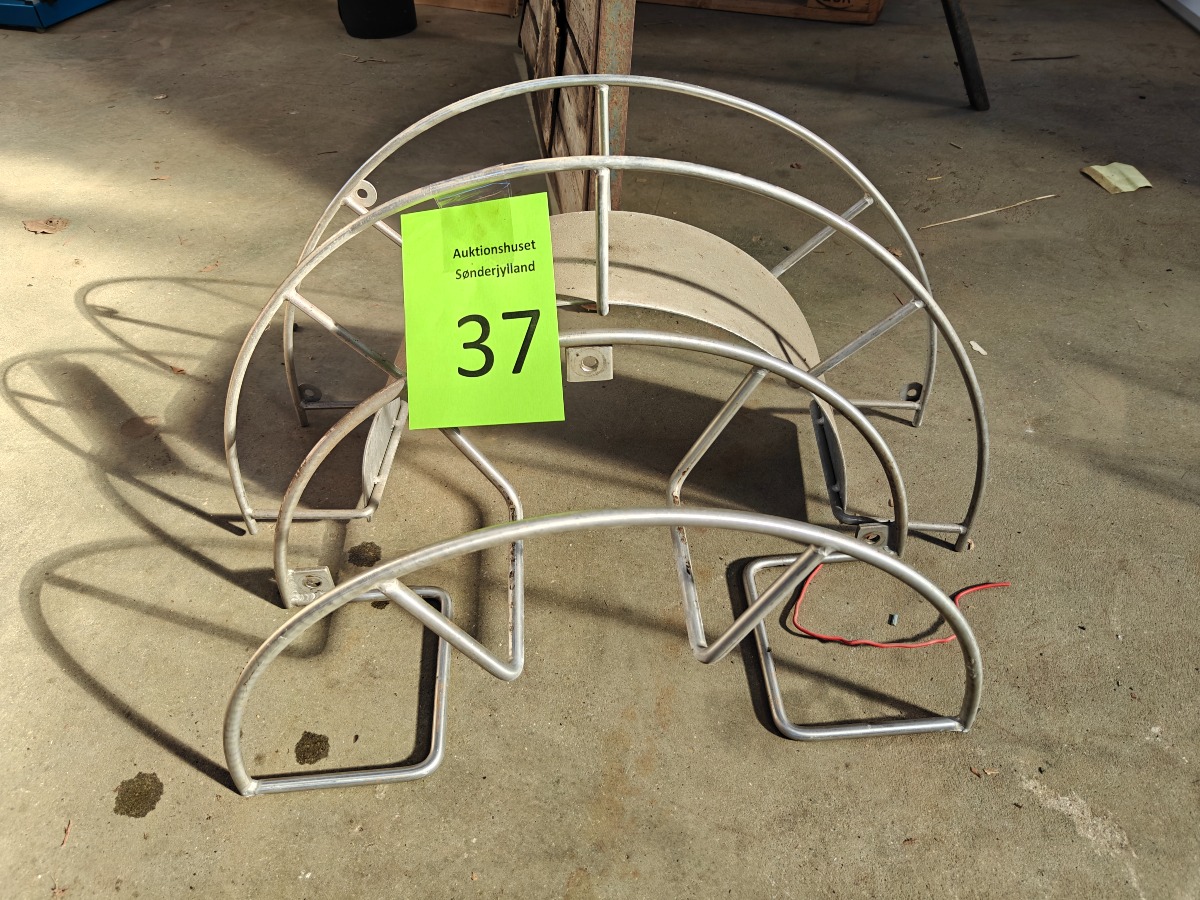 Vægbeslag til vandslange/ luftslange (2)