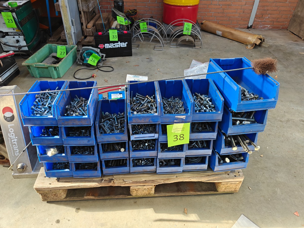 Tøm pallen div. bolte