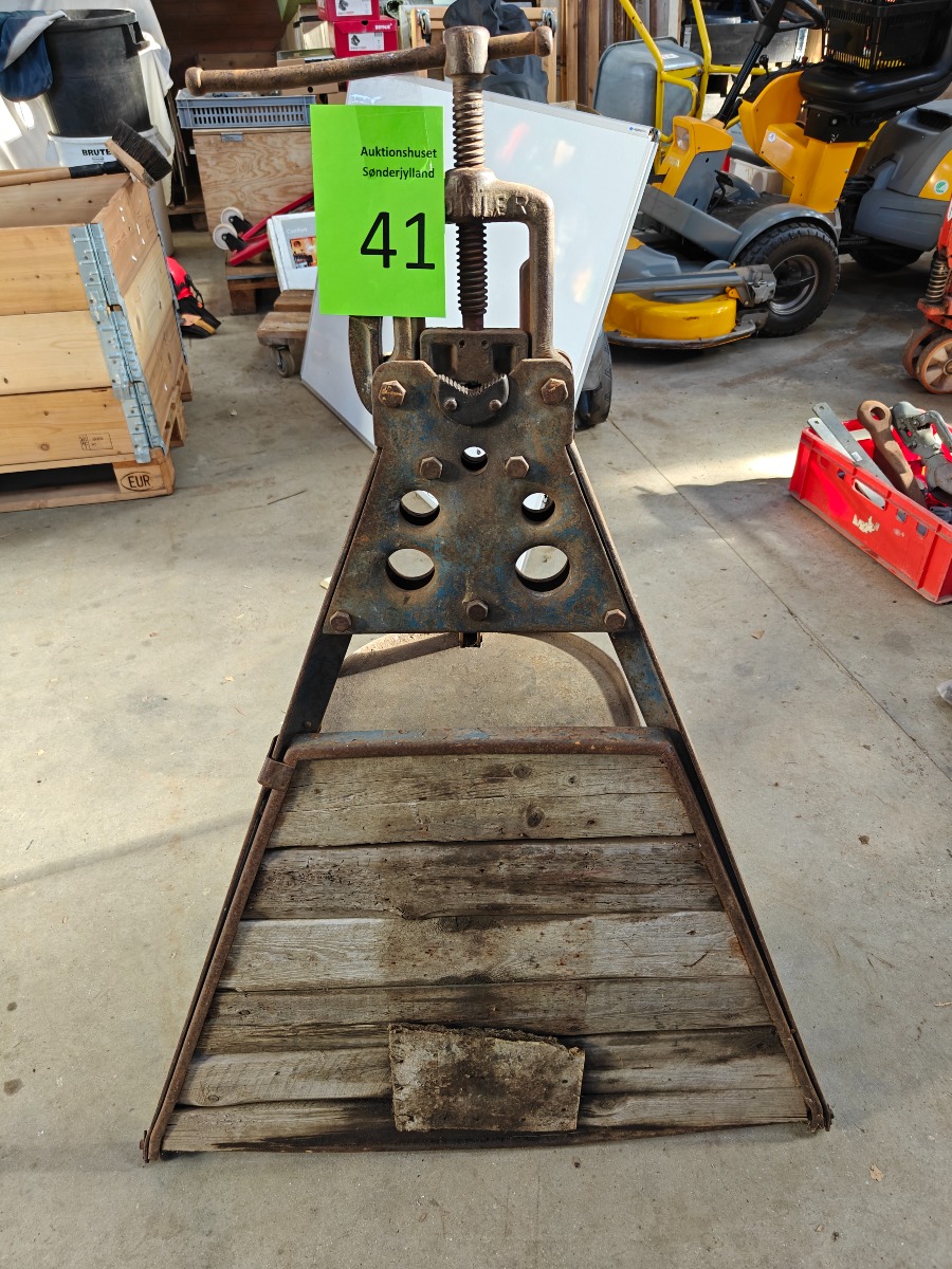 Pionerbænk / rørskruestik 