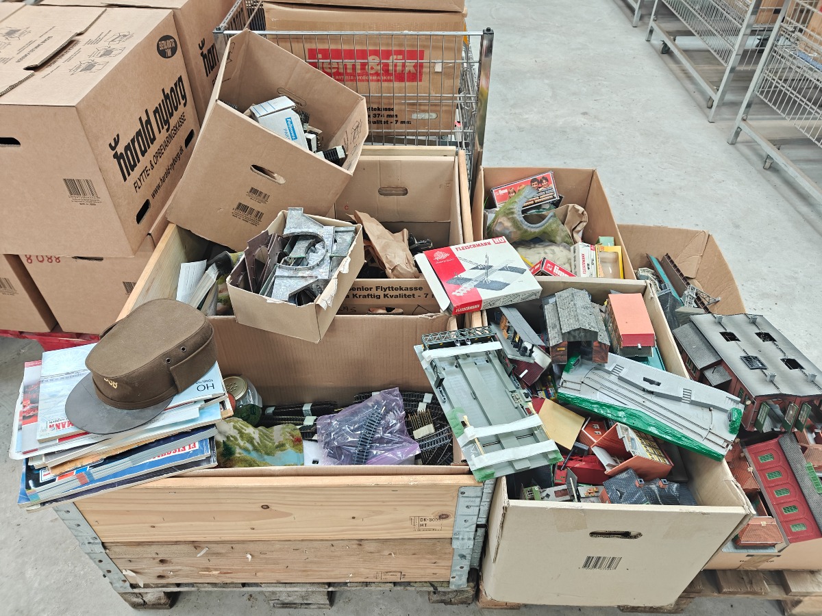 Fleischmann skinner og huse m.m.