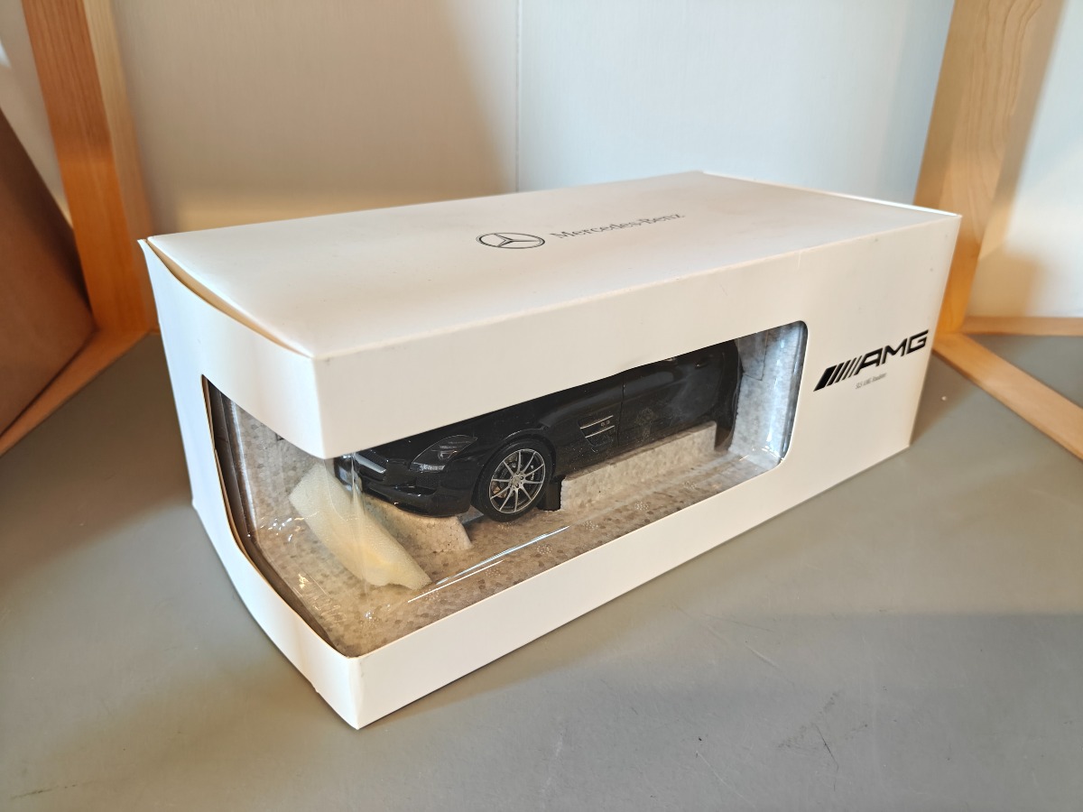 AMG model af Mercedes Benz SLS AMG roadster 1:18